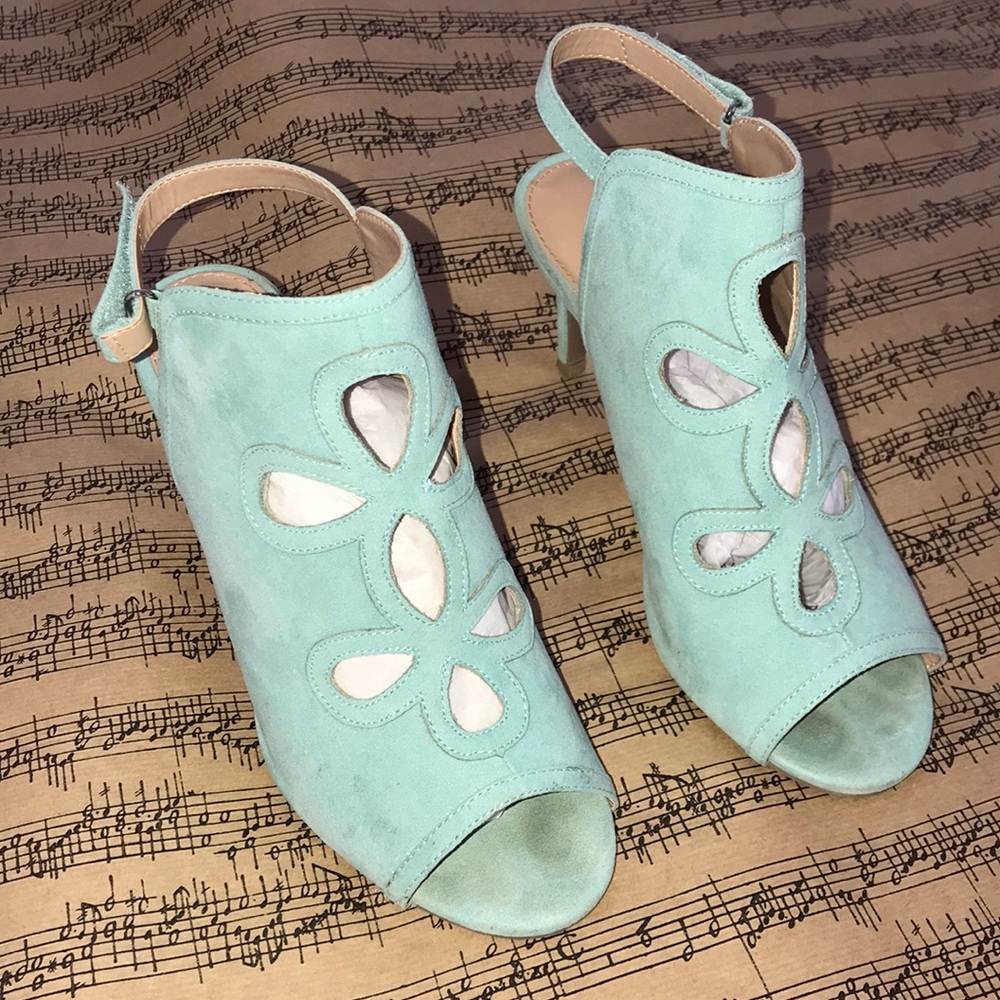 Gently used Lane Bryant heals size 10W